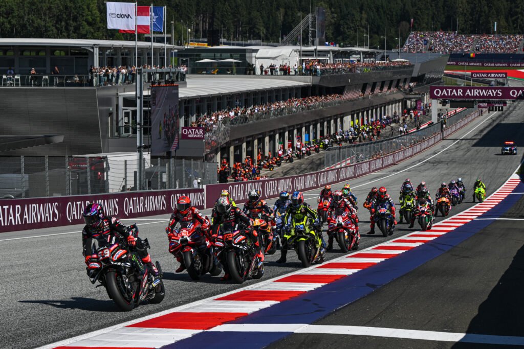 Pedro Acosta ganó por primera vez en MotoGP en Austria 2 La largada del MotoGP en Austria