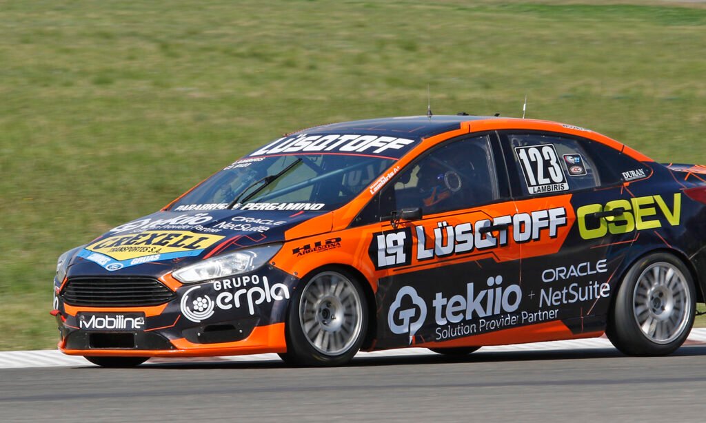 Canapino sigue firme en la punta del campeonato de la Clase 3 5 Lambiris ocupa la cuarta posición en el campeonato de la clase 3