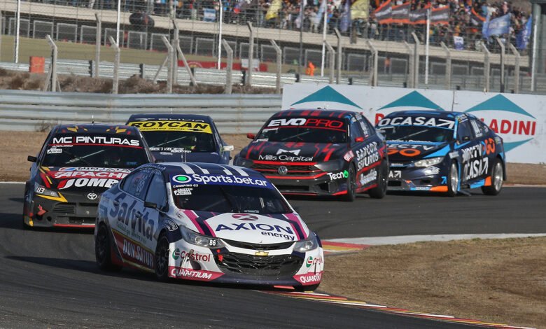 Canapino sigue firme en la punta del campeonato de la Clase 3 1 Agustín Canapino es firme candidato al campeonato 2026 de la clase 3