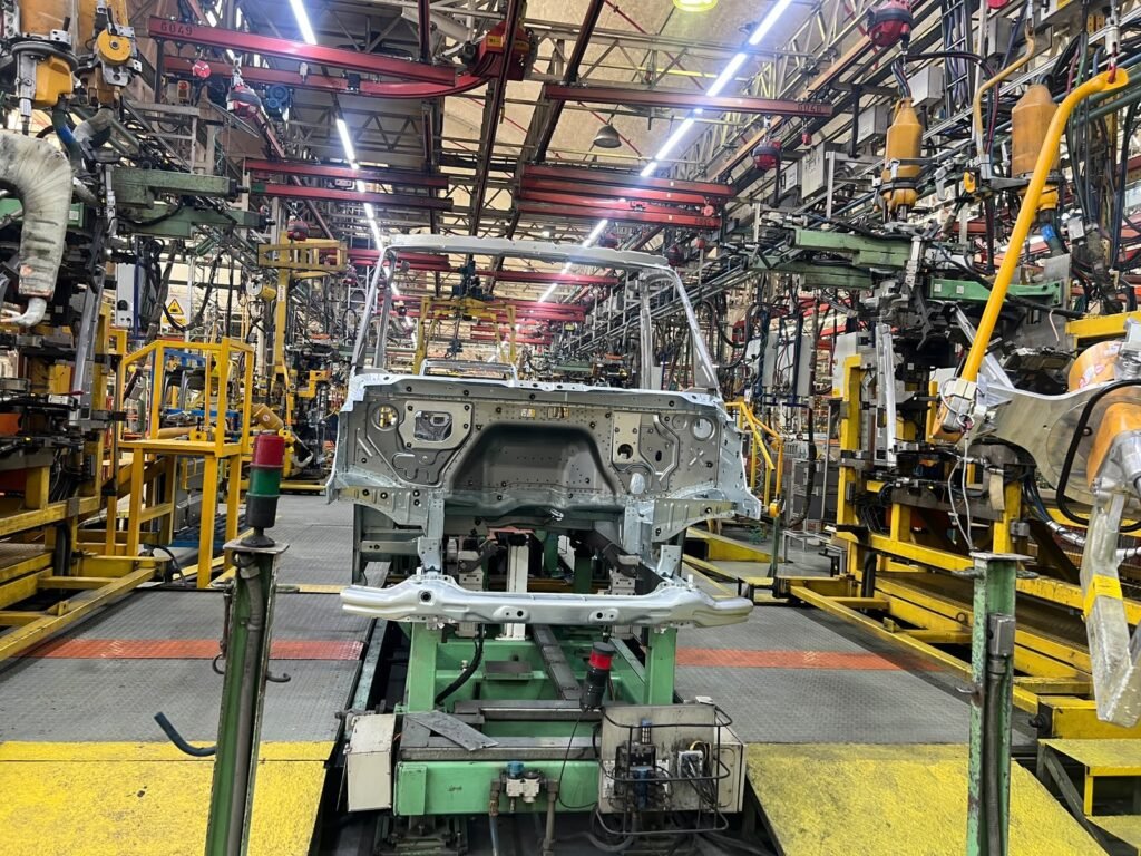 Mercedes-Benz apuesta por el automovilismo y la industria nacional 2 El interior de la planta de Mercedes-Benz en Argentina