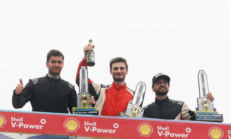 Gran Premio Chicharra: Villamayor y Newing se llevaron sendos triunfos 1 El podio de la fecha 9 en el Gran Premio Chicharra del Turismo 4000