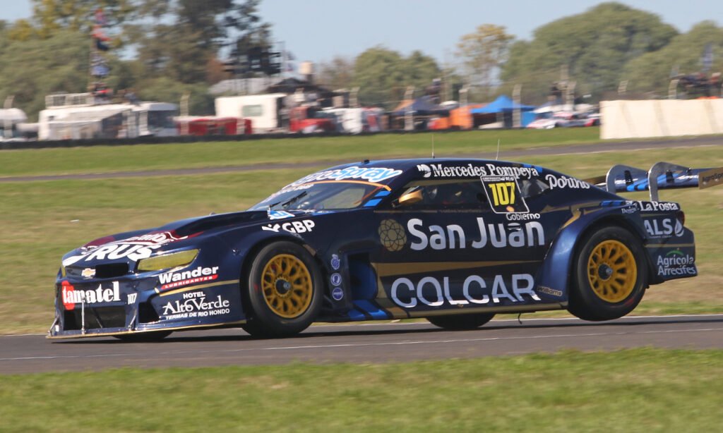 Tobías Martinez a bordo de su Camaro estuvo en los ensayos del TC