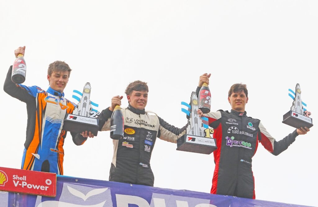 Traverso y Galeano, los ganadores de la fecha 9 de la Fórmula 3 Metropolitana 3 El podio de la final 1 de la fecha 9 de la Fórmula 3 Metropolitana