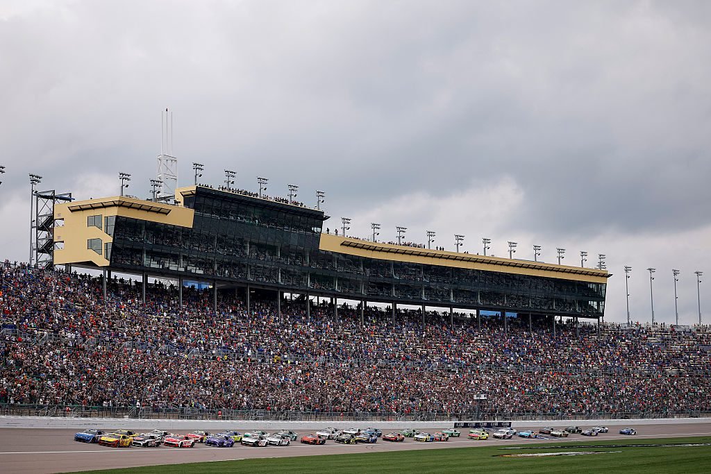NASCAR Cup: Dominio absoluto de Kyle Larson en Kansas 2 nascar kansas 3