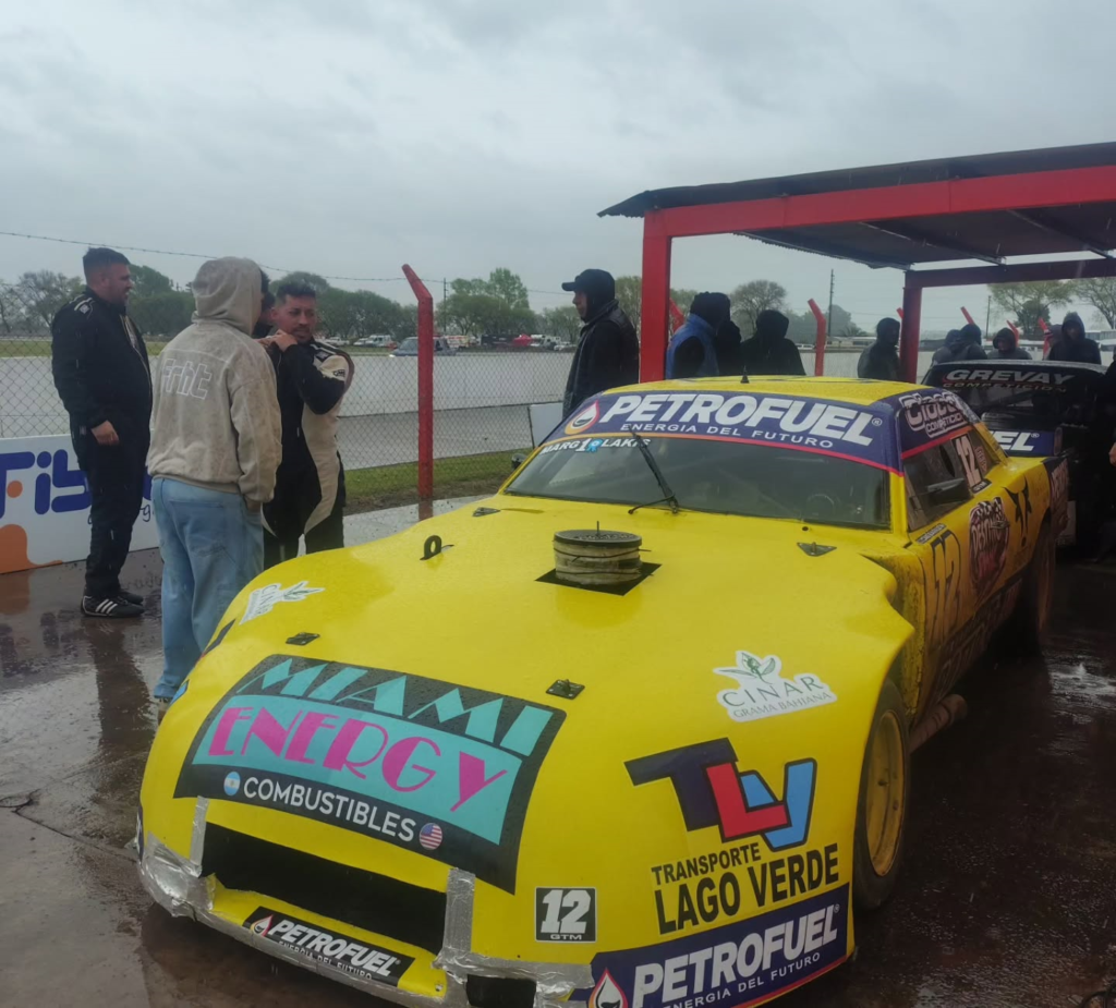 Barale con la Dodge en Roque Perez