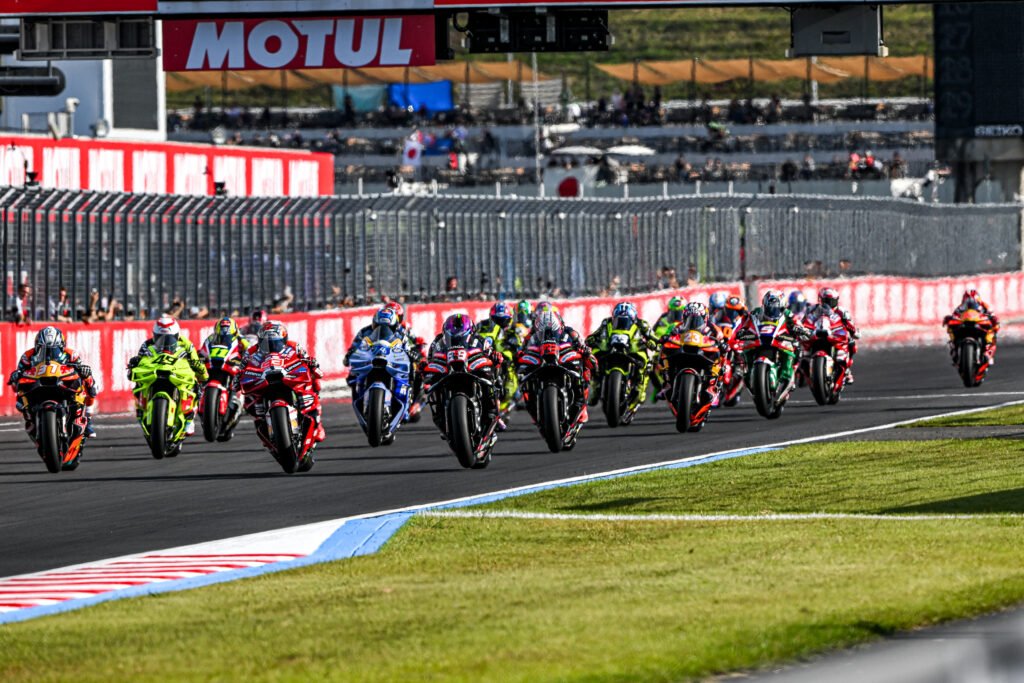 La largada del MotoGP en Jaón, con Jorge Martín y Marc Marquéz en la primera fila