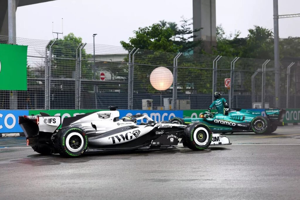 GP de Singapur: abandono en la Sprint y 15° puesto en la grilla de mañana para Colapinto 2 Stroll y Perez se enredaron durante la Sprint del GP de Singapur