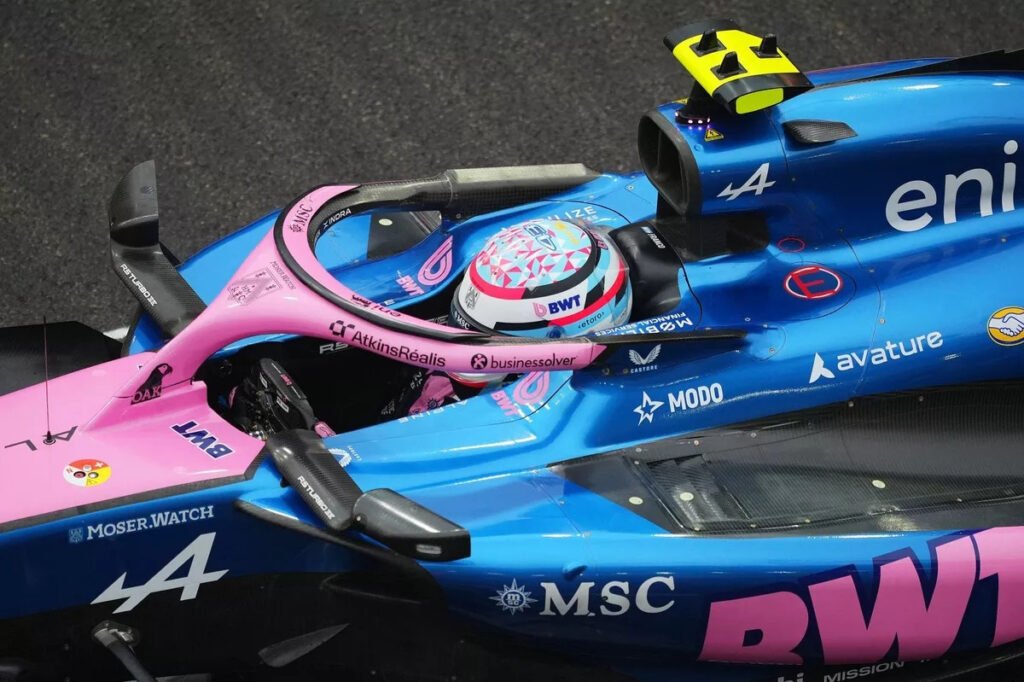 GP de Singapur: abandono en la Sprint y 15° puesto en la grilla de mañana para Colapinto 3 Colapinto abandonó en la Sprint del GP de Singapur