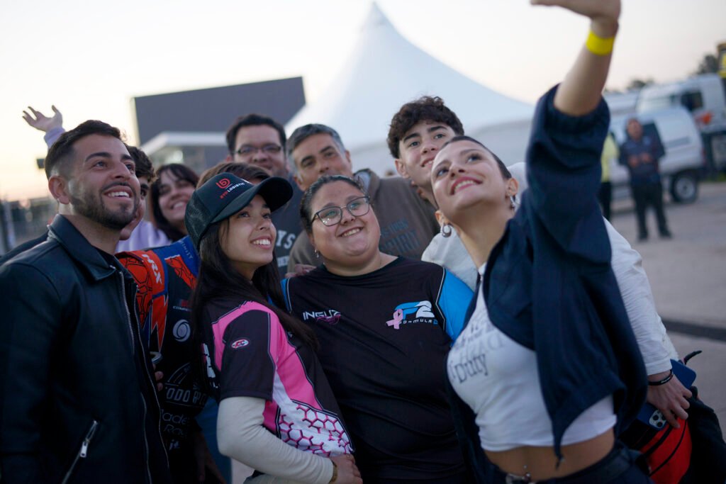 Morena Moix y Delfina Villaberde: el aprendizaje como objetivo 5 Morena Moix con el público en la carrera de San Nicolás