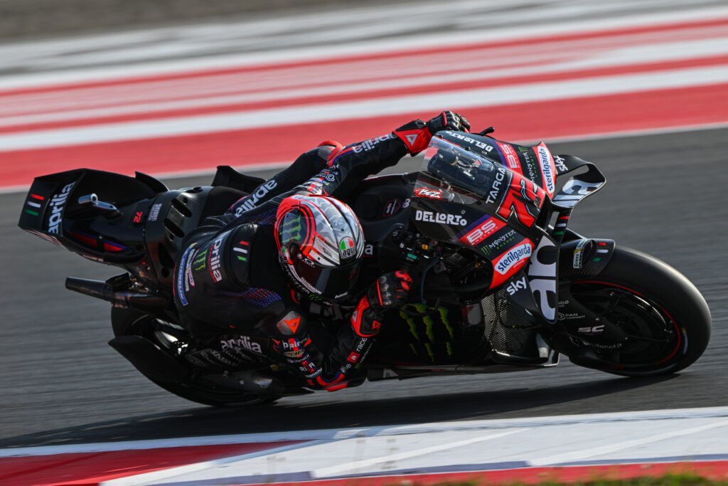 MotoGP: Bezzecchi ganó en Indonesia en un histórico 1-2-3-4 de Aprilia 2 Bezzecchi ganó la carrera de MotoGP