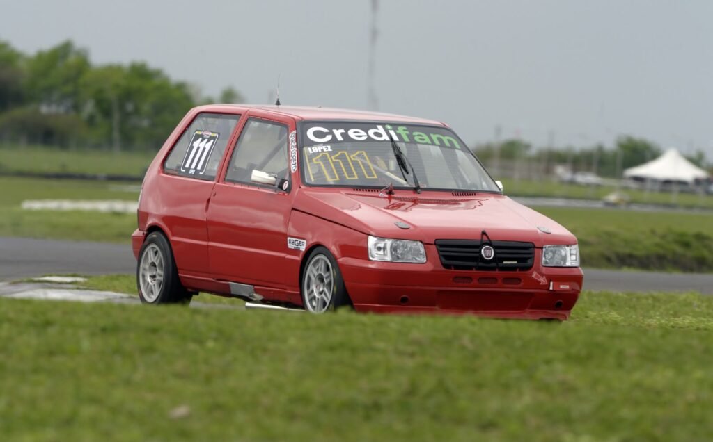Primer día de actividad del Turismo Pista en Concepción del Uruguay 2 Ignacio López fue el más rápido en la clasificación 1 de la Clase 1 del Turismo Pista en Concepción del Uruguay