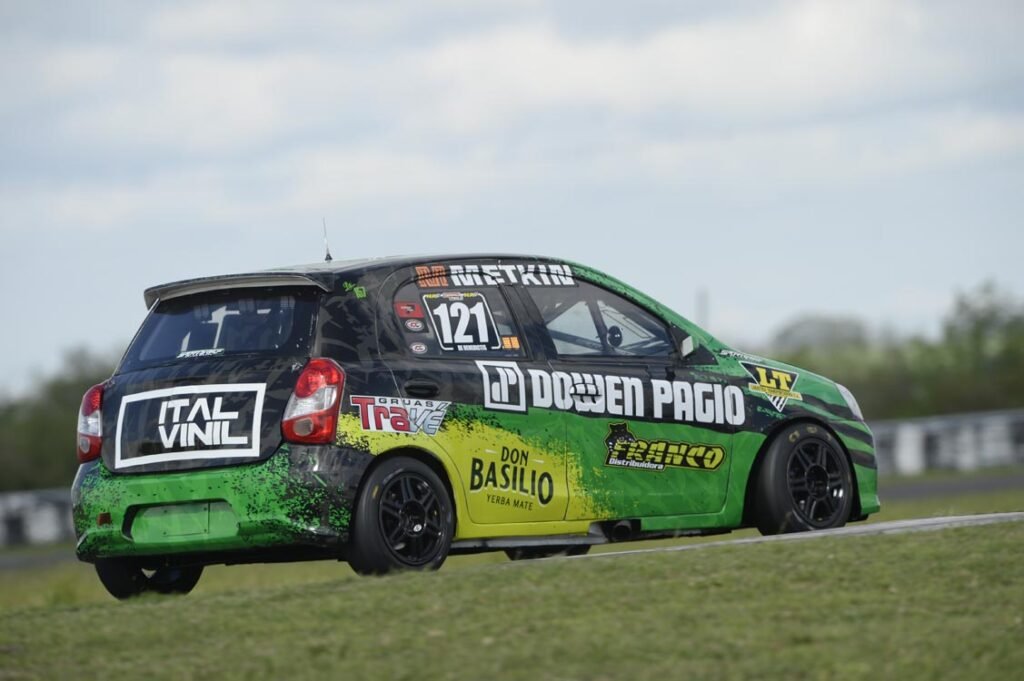 Franco De Benedictis fue segundo en la clasificación de la Clase 3 del Turismo Pista
