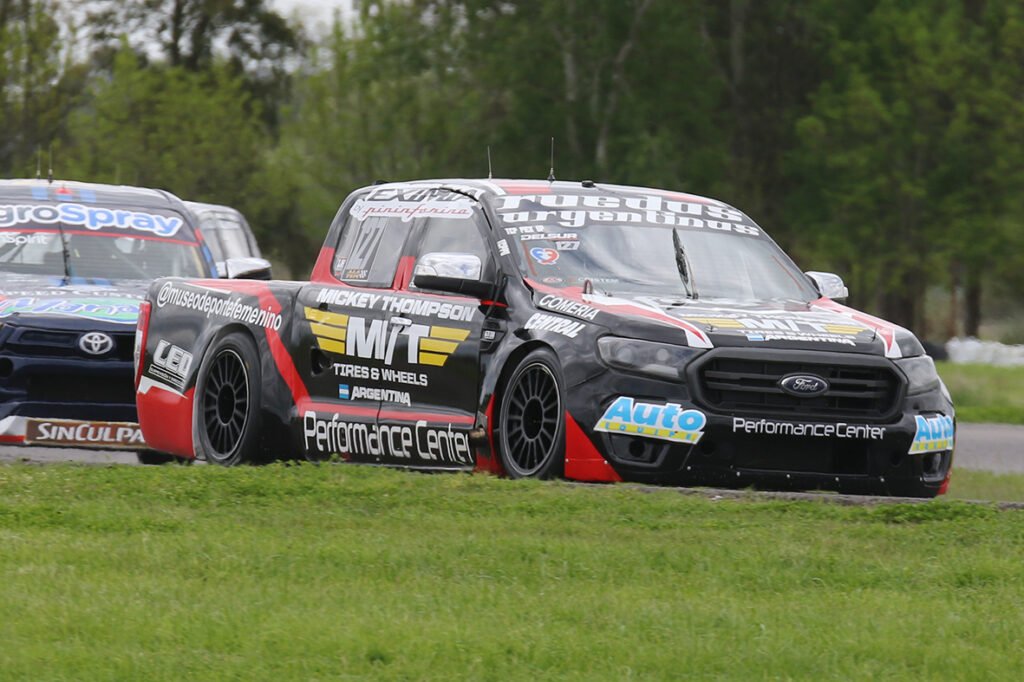 Nahuel Cordone se llevó su primera victoria en el TC Pista Pick Up en La Plata