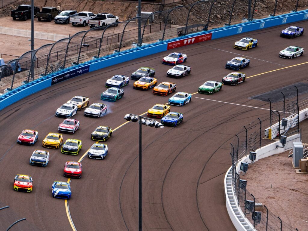 La largada de la NASCAR Cup en Phoenix