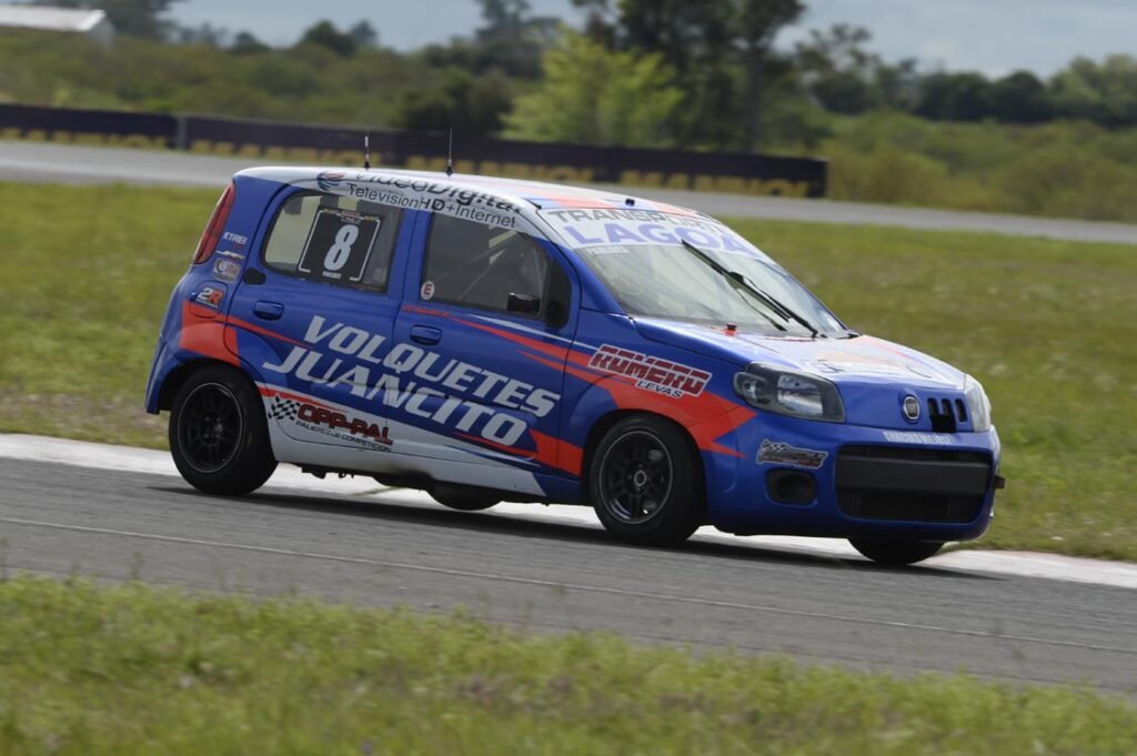 Clase 2 del Turismo Pista: Cambio de líder y todo por definir 4 Paulides quedó tercero en el torneo de la Clase 2 del Turismo Pista