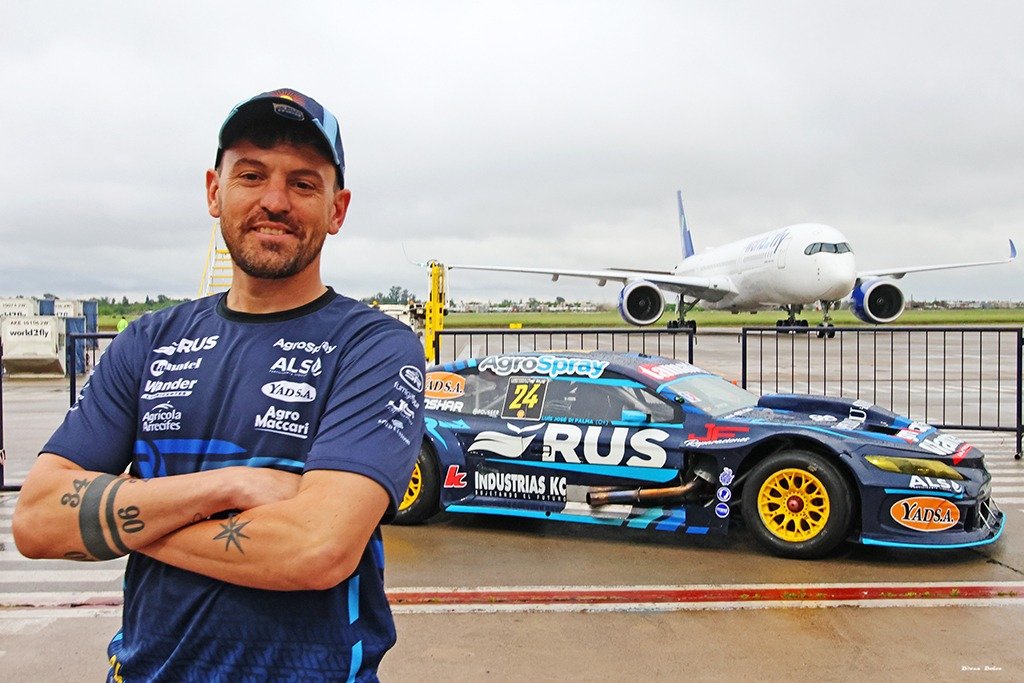 El RUS MED Team se lució en el Aeropuerto de Rosario 3 Josito hizo rugir el Camry del RUS MED Team en Rosario