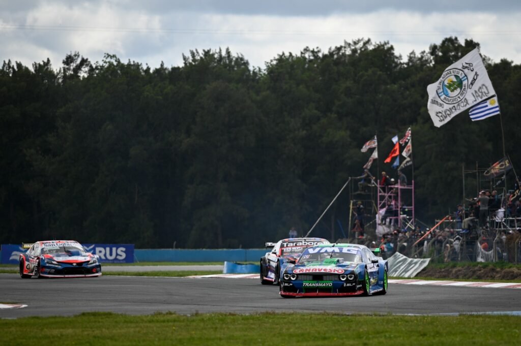 Series del TC Pista: Gallo y Reutemann, los ganadores en Rosario 2 Ian Reuteman ganó la primera de las dos series del TC Pista