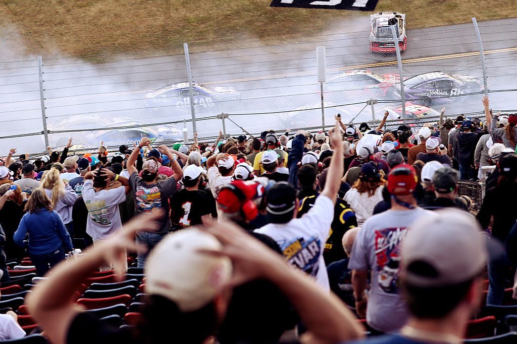 NASCAR: Triunfo de Kyle Larson luego de una increíble última vuelta en Talladega 3 El accidente de NASCAR en Talladega visto desde la tribuna